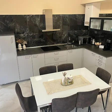 Casa Hanna2 Apartament Intra
